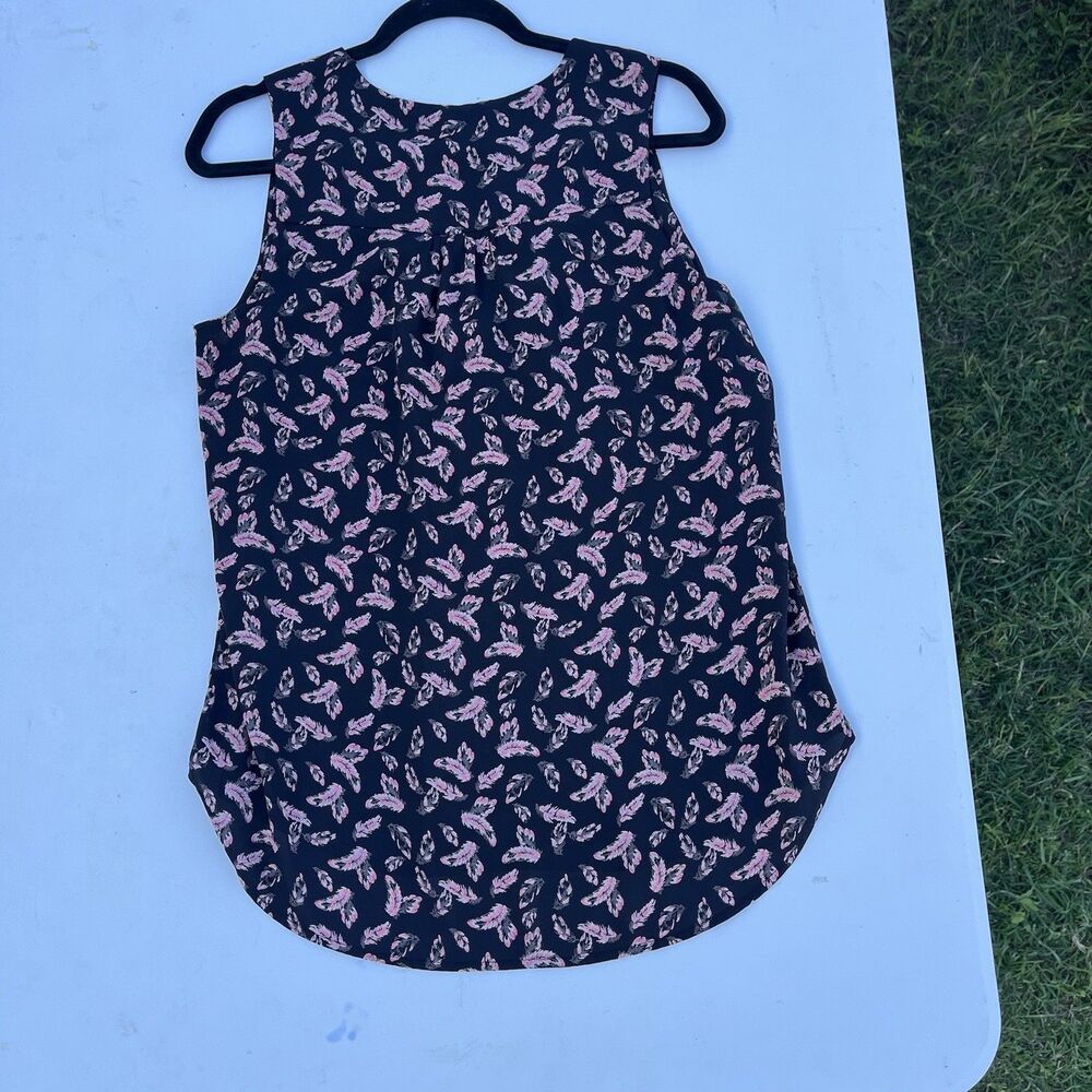 Pleione Size M Tunic Blouse w/ pink & white feather print - Picture 11 of 12